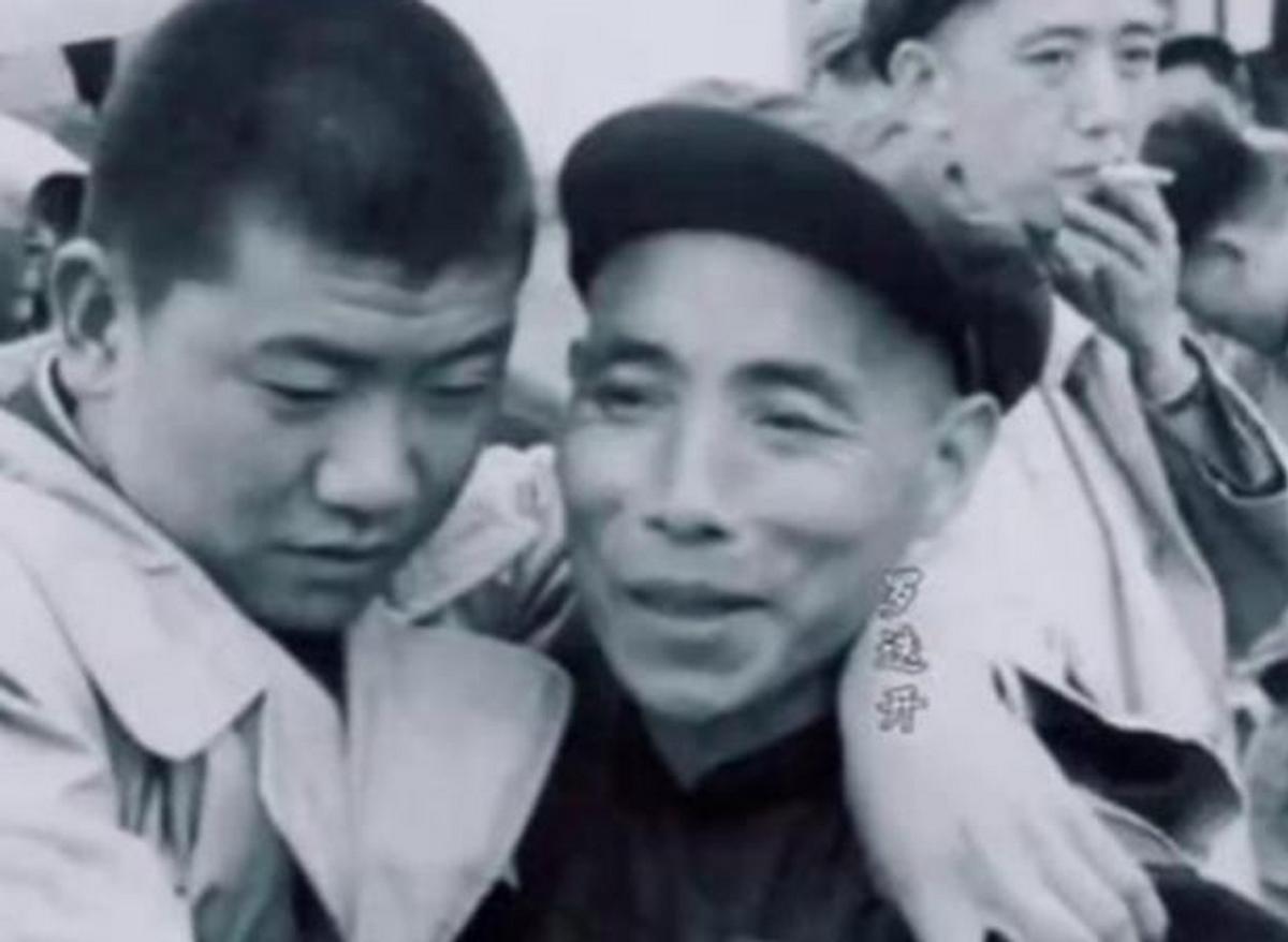 今天是罗盛教牺牲71周年，他从冰下救的朝鲜少年崔莹后来如何？