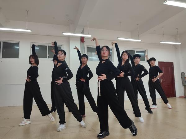 邓州市翰林学校最新消息,邓州市翰林学校和邓州市振华学校