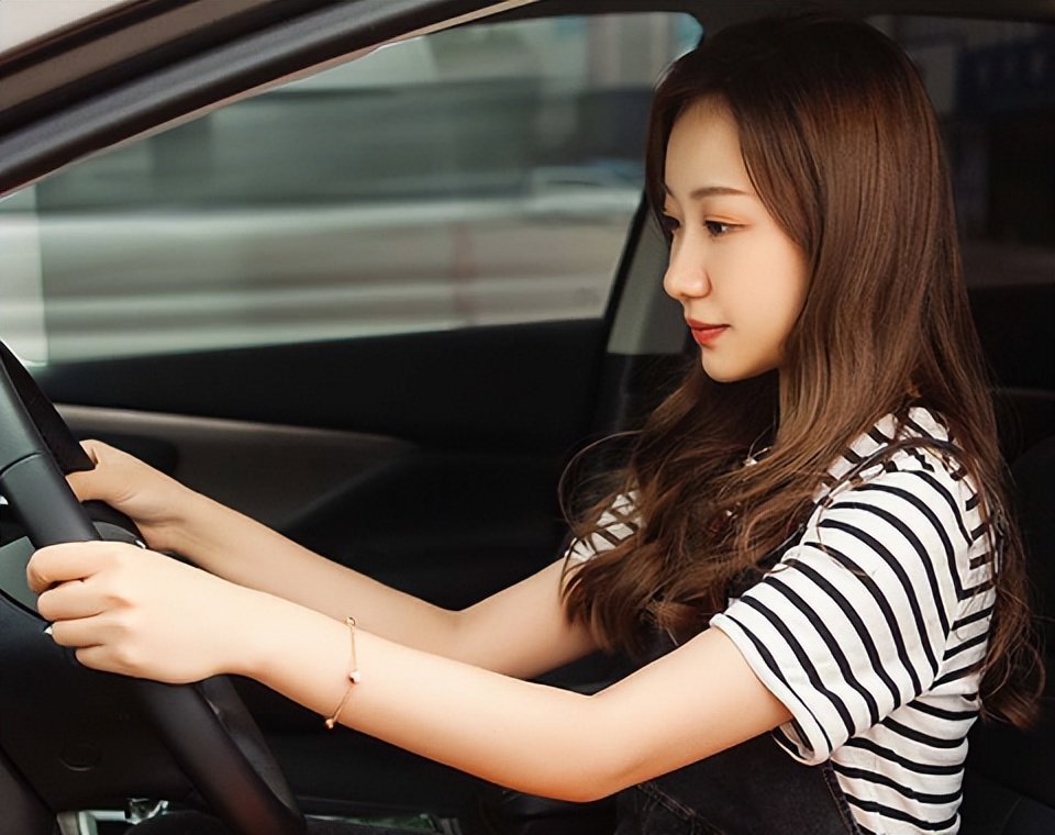 车管所考试的题目难吗,车管所科目一难点