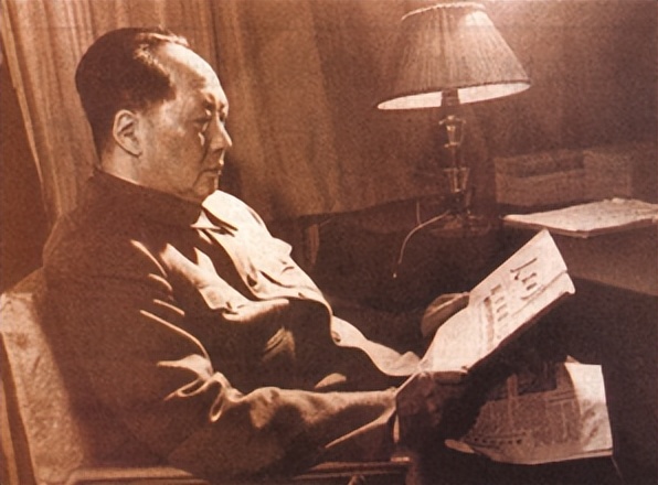 1956年，毛主席对于台湾未来做出精准预言，指出“只有两条出路”