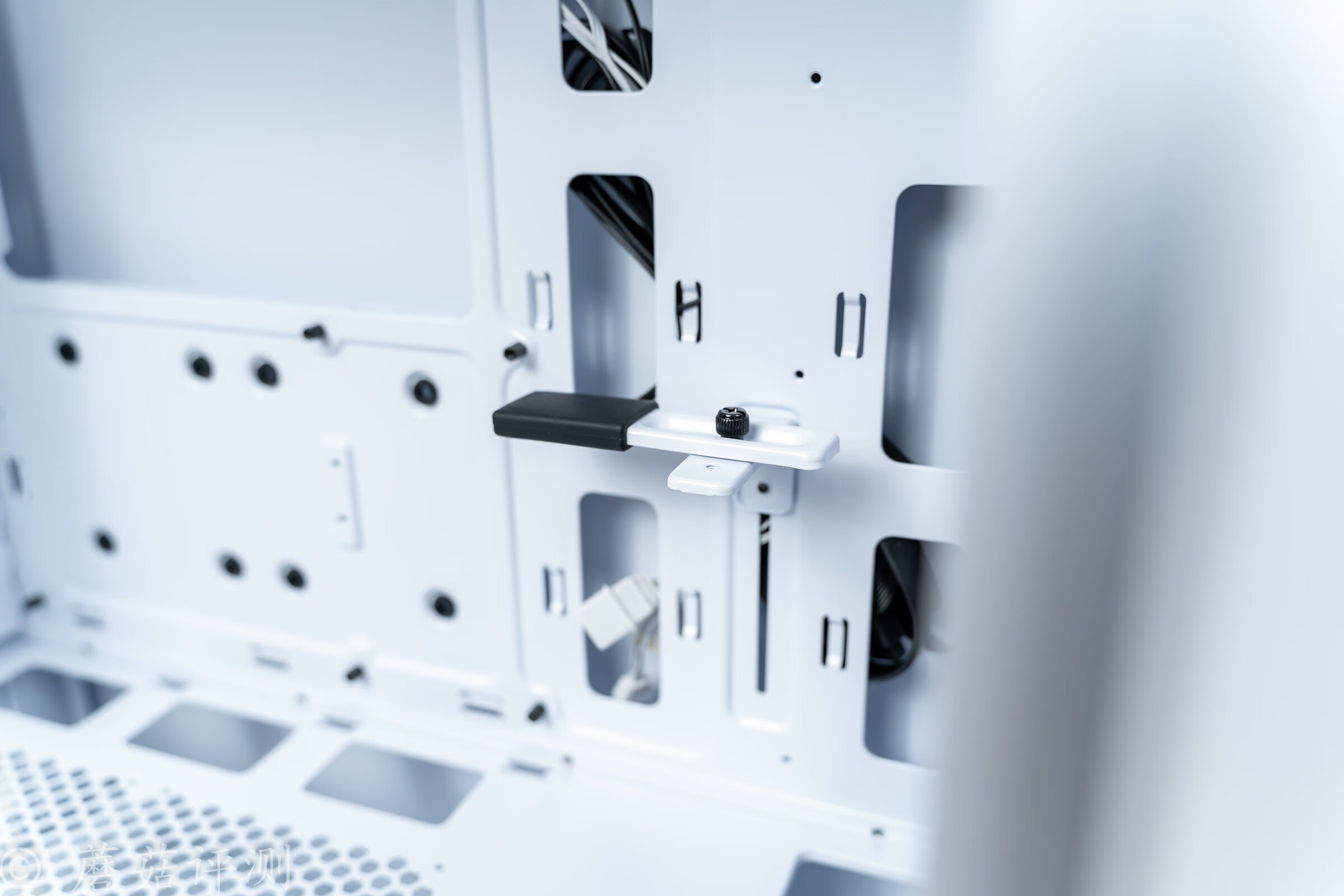 安钛克性价比最好的机箱,散热好不积灰的机箱