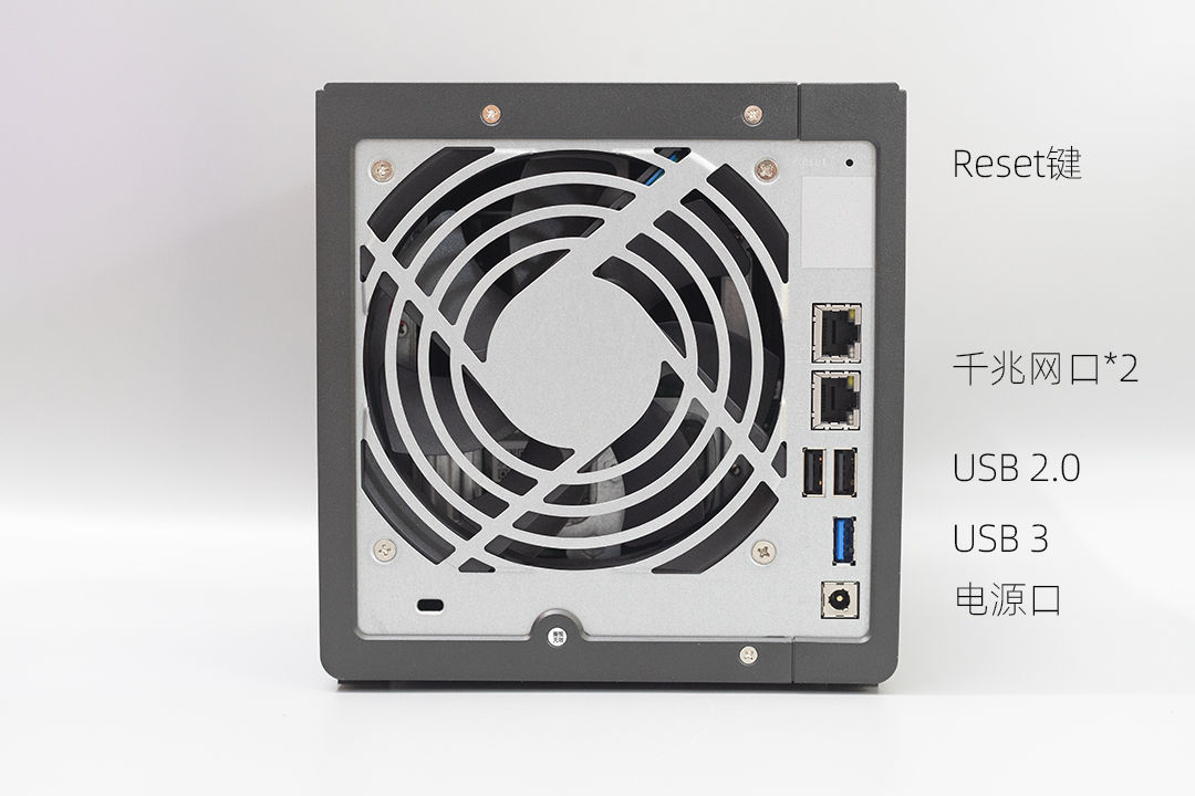 威联通TS-416详测，支持Docker，影音娱乐入门NAS丨西数红盘Plus