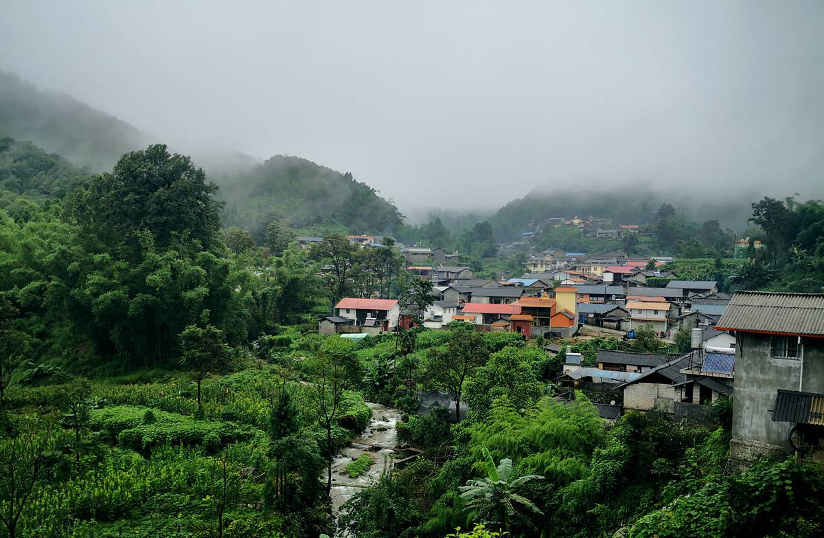 男子强奸他人获刑8年,因强奸罪获刑3年男子出狱