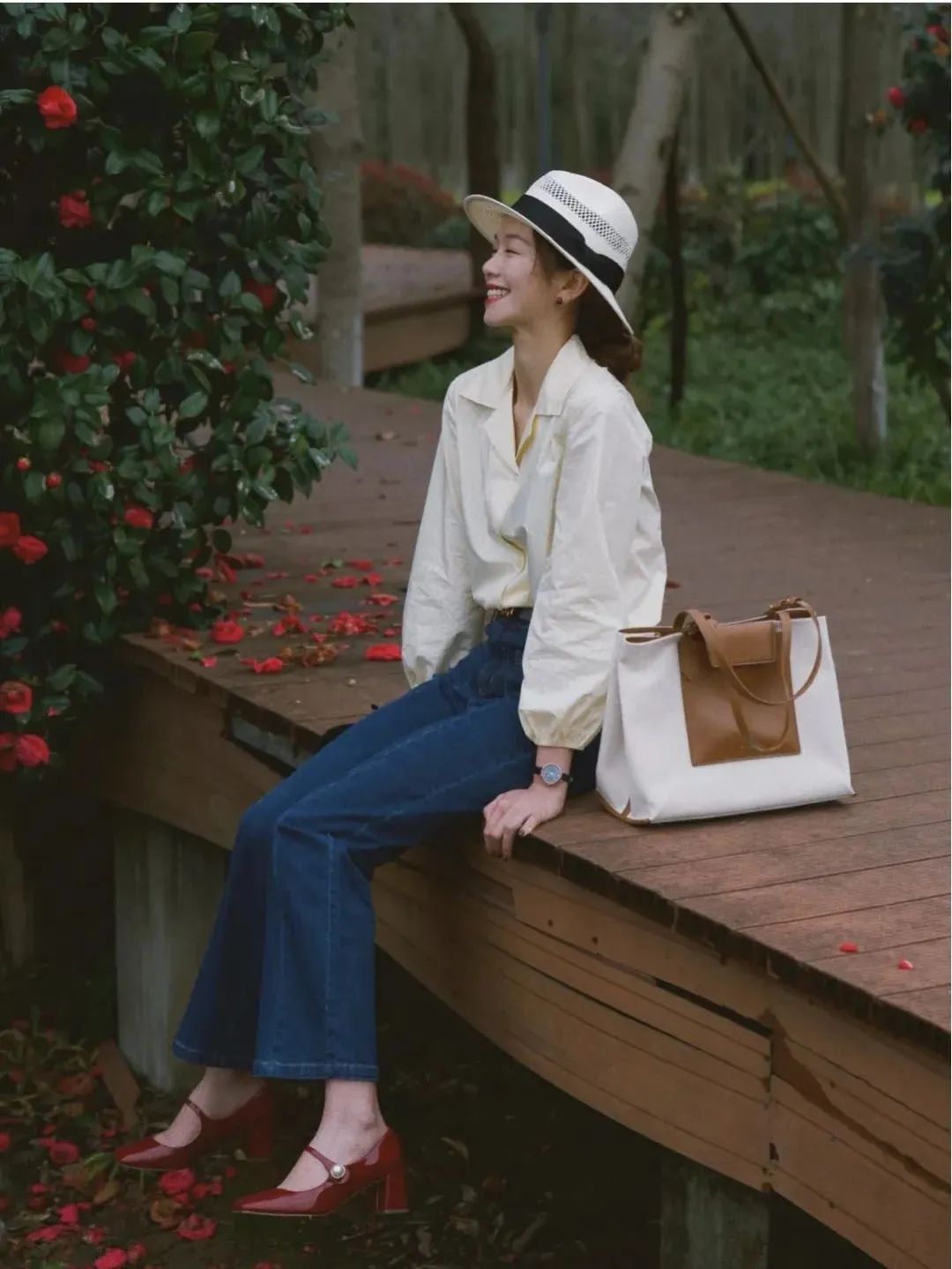 夏天穿裙子还是少穿运动鞋，今年流行这几双鞋子，舒适显气质