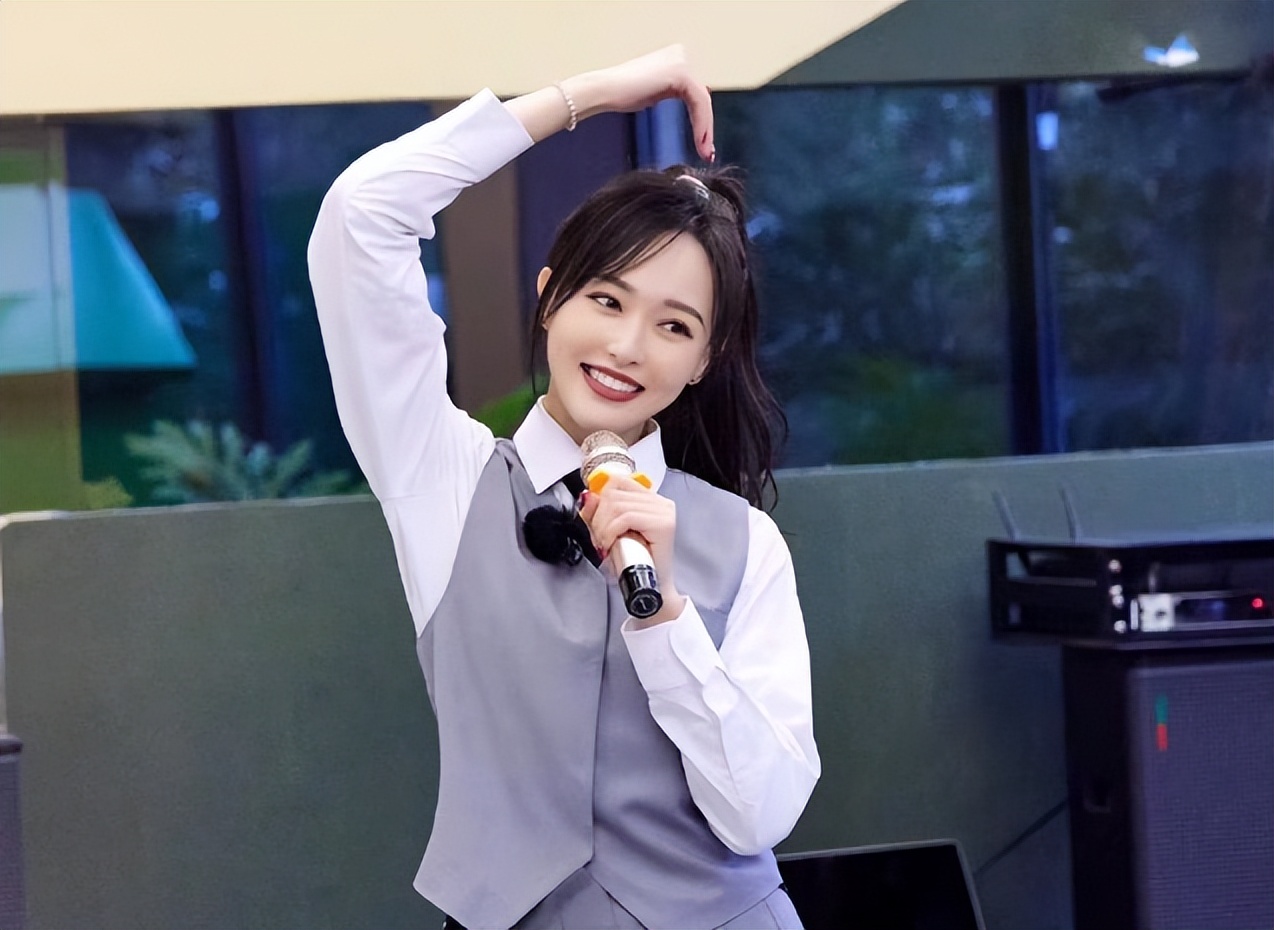 女明星也秃头？杨紫鞠婧祎全靠小心机，杨幂没刘海就是“光明顶”