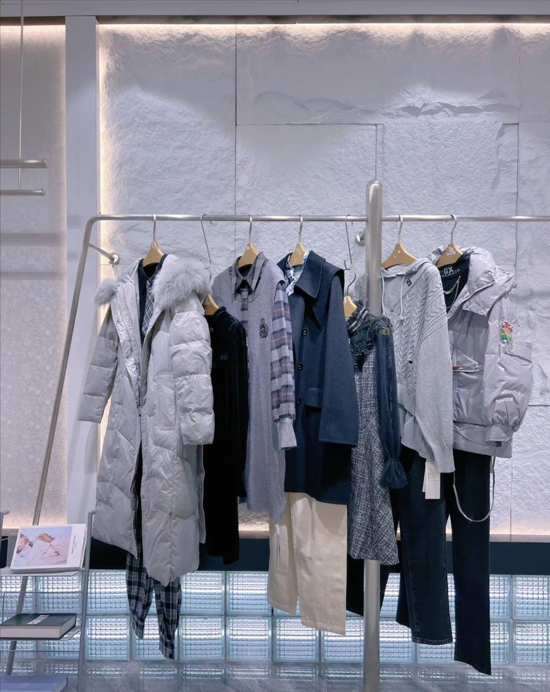 魔美名作冬装羽绒服图片,魔美名作女装官网羽绒服短款