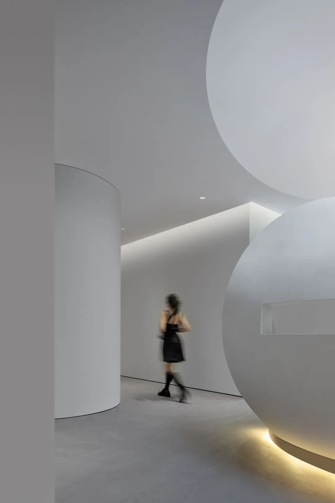 750m²光影流动空间，帆摄影重庆艺术体验馆|牛犇BEN