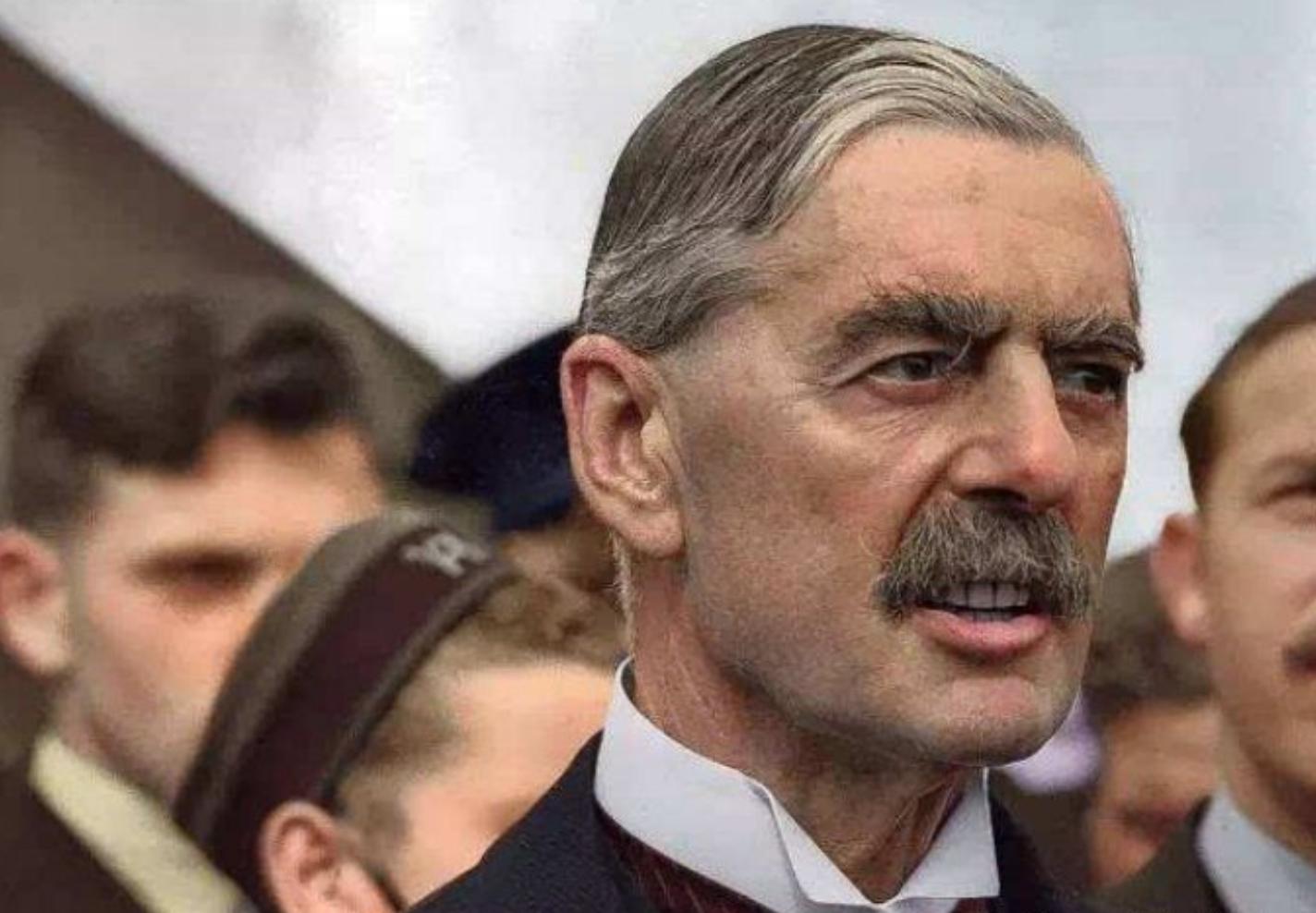 没有偿还能力还故意借钱给他,没有偿还能力银行违规放贷