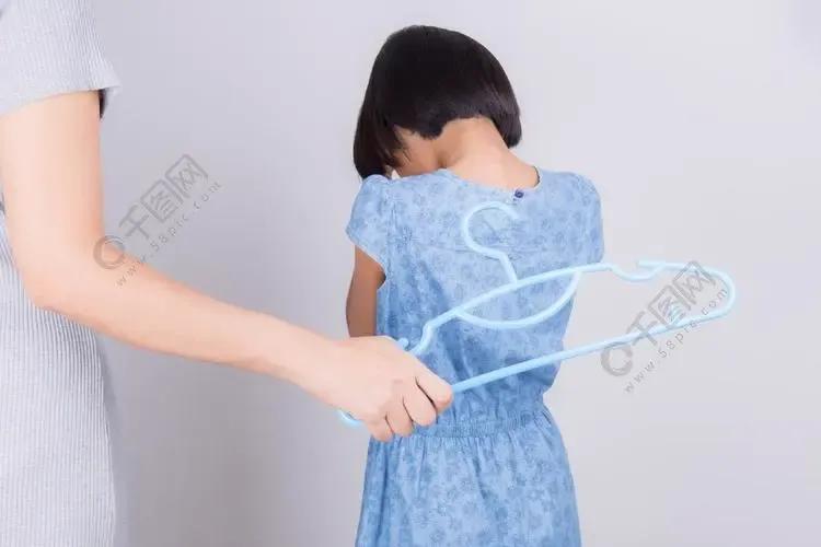 孩子说妈妈打你,孩子说妈妈不会打我