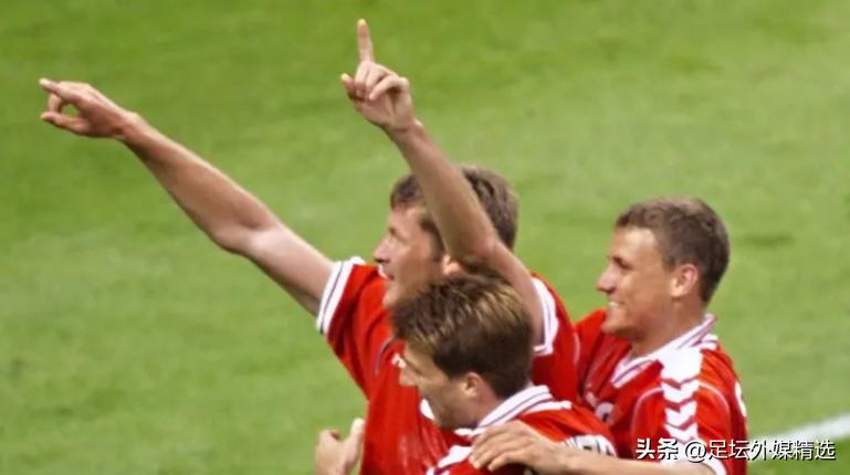 中国十佳中场排名,足坛史上最优秀十大中场球员