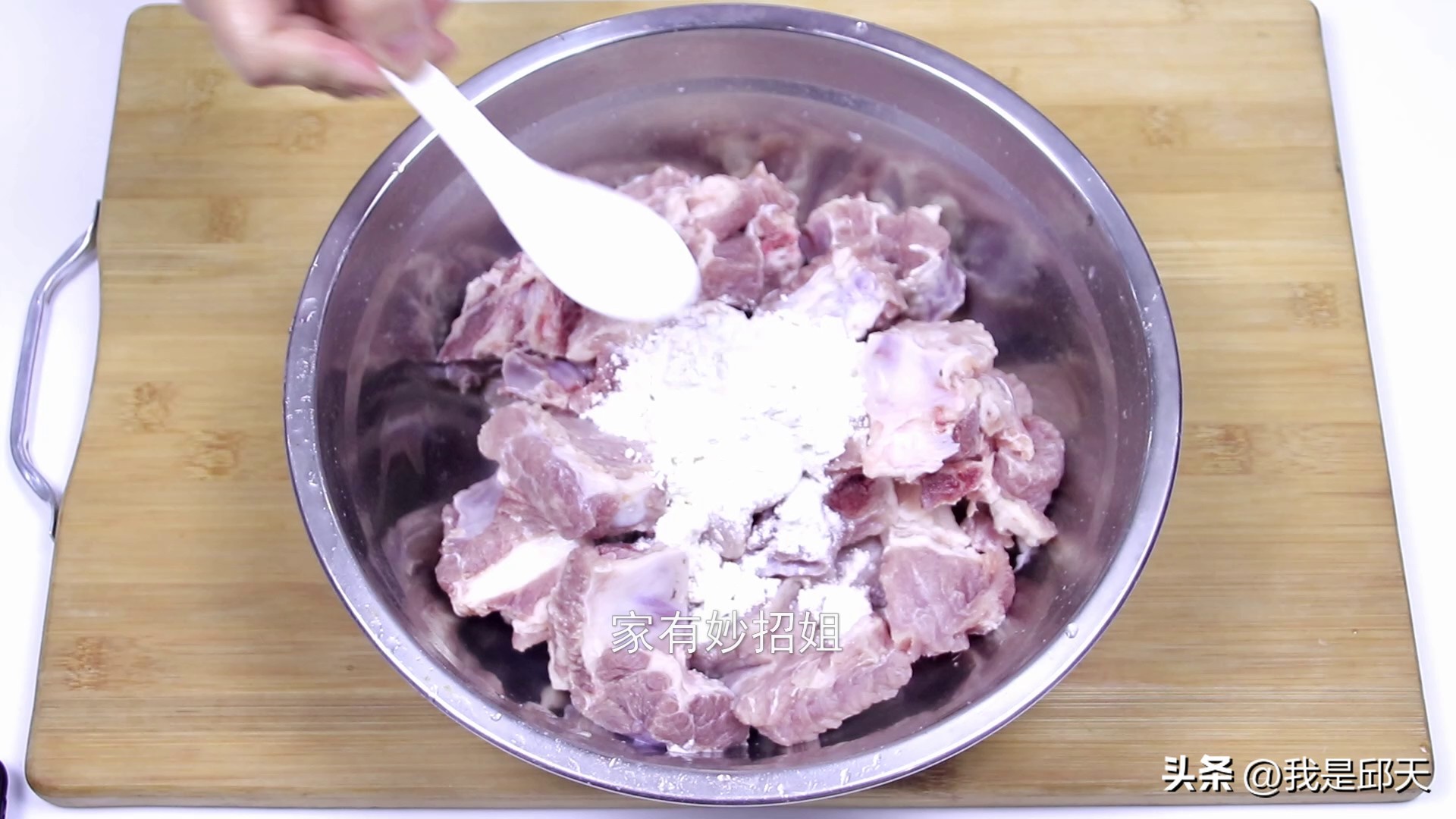 清洗排骨的方法视频教程,清洗排骨怎么能洗血水