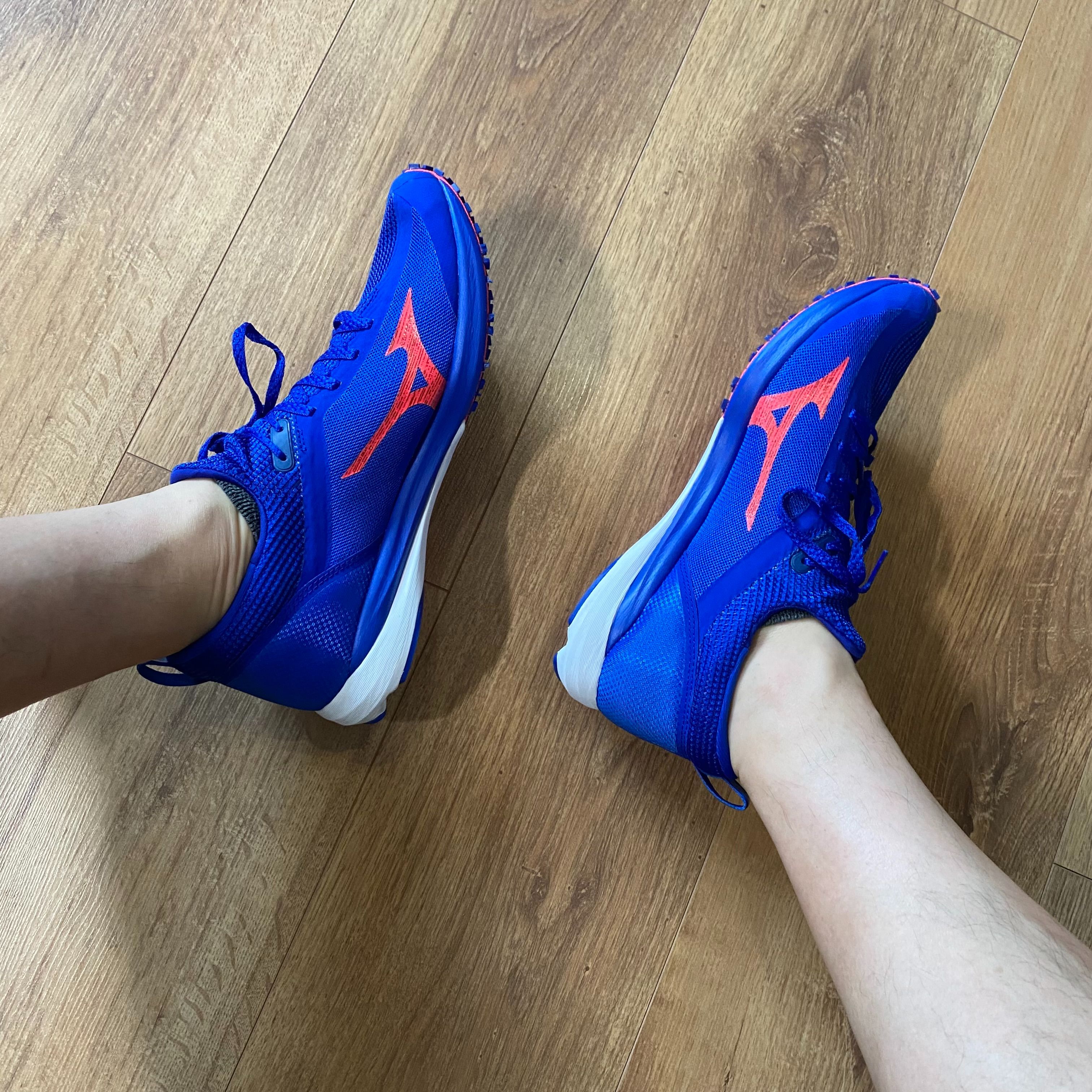 可能是我买的最后一双薄底跑鞋，Mizunowaveduel2