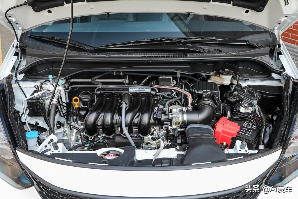 7万自动挡最好的车广汽本田飞度,低油耗大空间车型