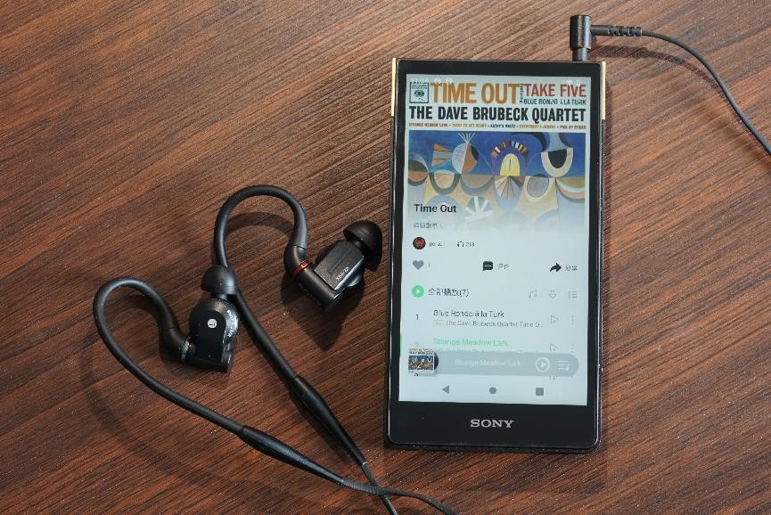 索尼耳机销量,索尼随身听黑砖2代价格