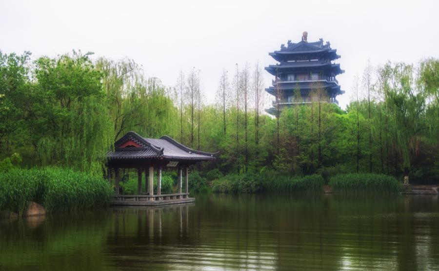 济南的深秋时节的诗情画意,春天的济南是个美丽的地方