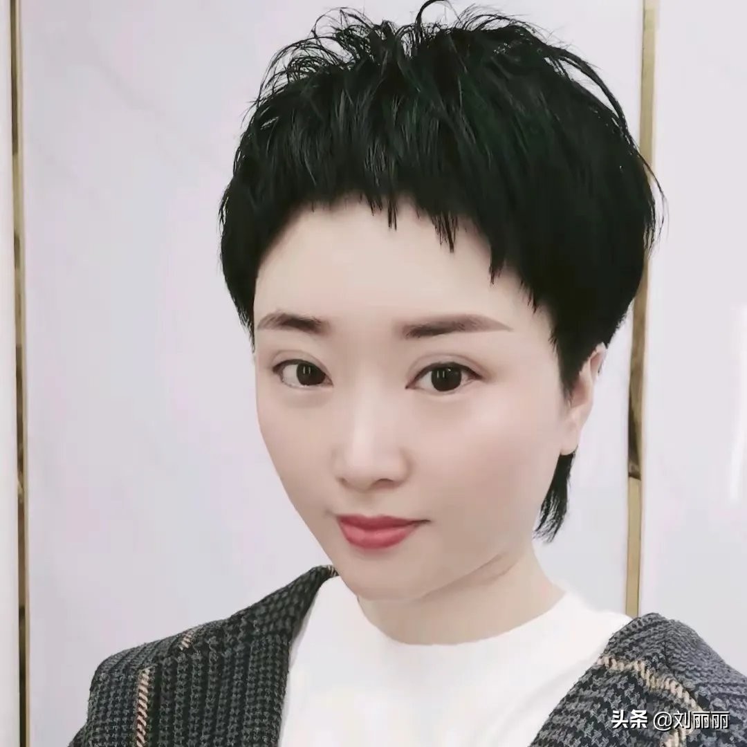 十款不挑脸型的短发甜美不烫不染,既好留长发又好看的短发