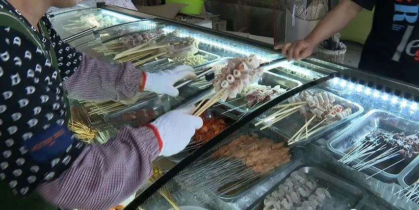 石河子垦区团场：打造美食街带火夜经济