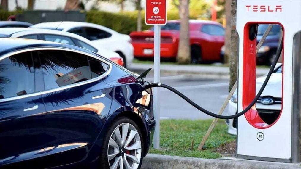 马斯克任命朱晓彤为特斯拉全球ceo,马斯克7亿美元奖励