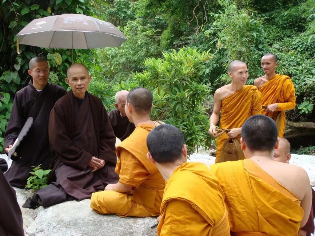 一行禅师活在此时此刻,一行禅师正念疗法32个训练方法