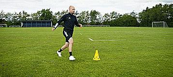 怎么练习转身和背后过人,如何做到熟练虚晃转身