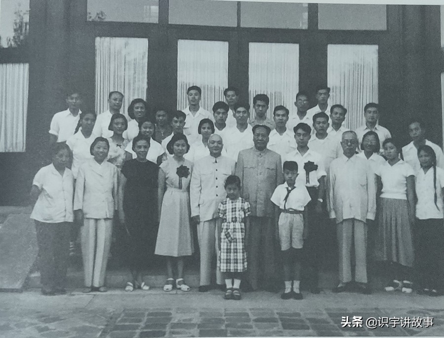 一次看个够！精心收集毛主席100张经典老照片，一起领略伟人风采