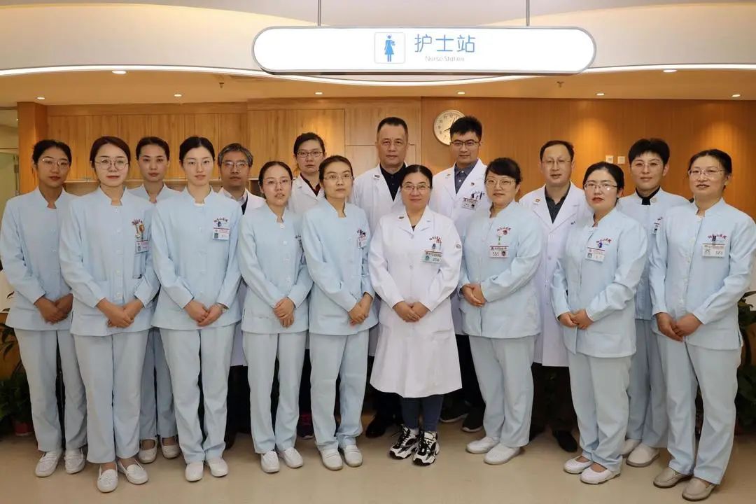 微创之声|烟台山医院胃肠外科“双镜合璧”完成一例无切口胃癌+直肠癌NOSES根治术