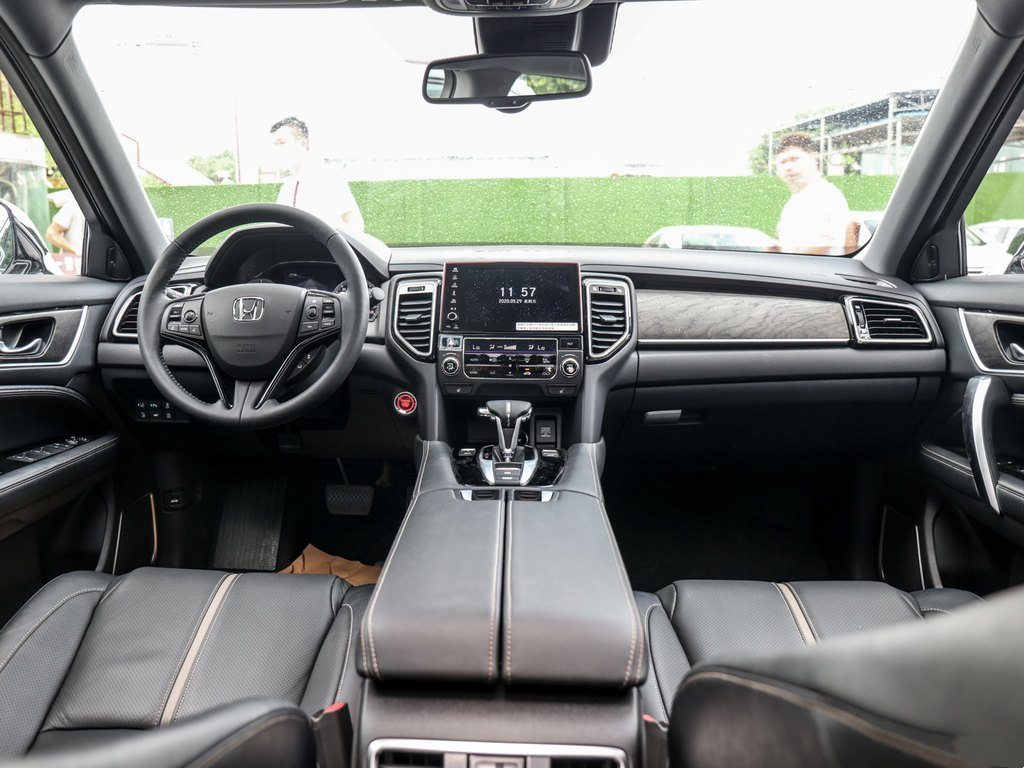 本田ur-v中年人一个不错的选择,低油耗看本田ur-v如何占领市场