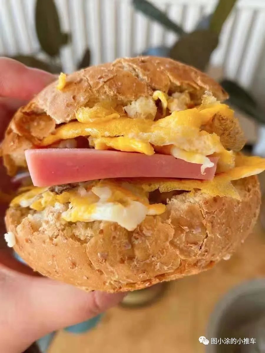 吐血整理！13款无限回购的宝藏零食，好吃到飞起！巨便宜！