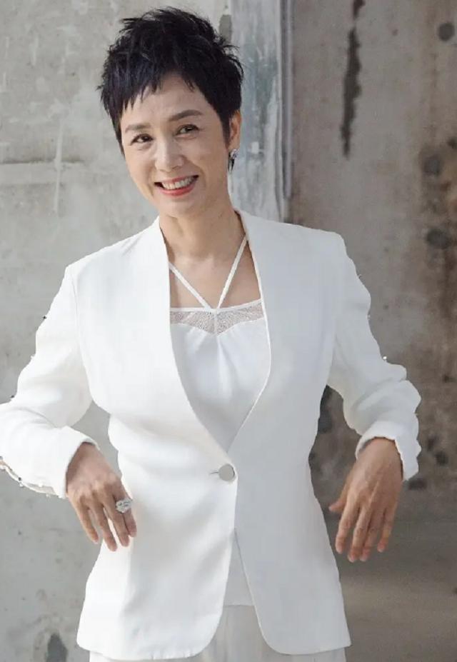 蒋雯丽报复,多次遭背叛蒋雯丽为何还不离婚