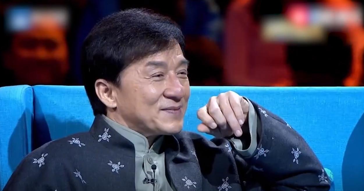 “明星针锋相对”：杨丽萍对金星当众拍桌，冯小刚让成龙下不来台