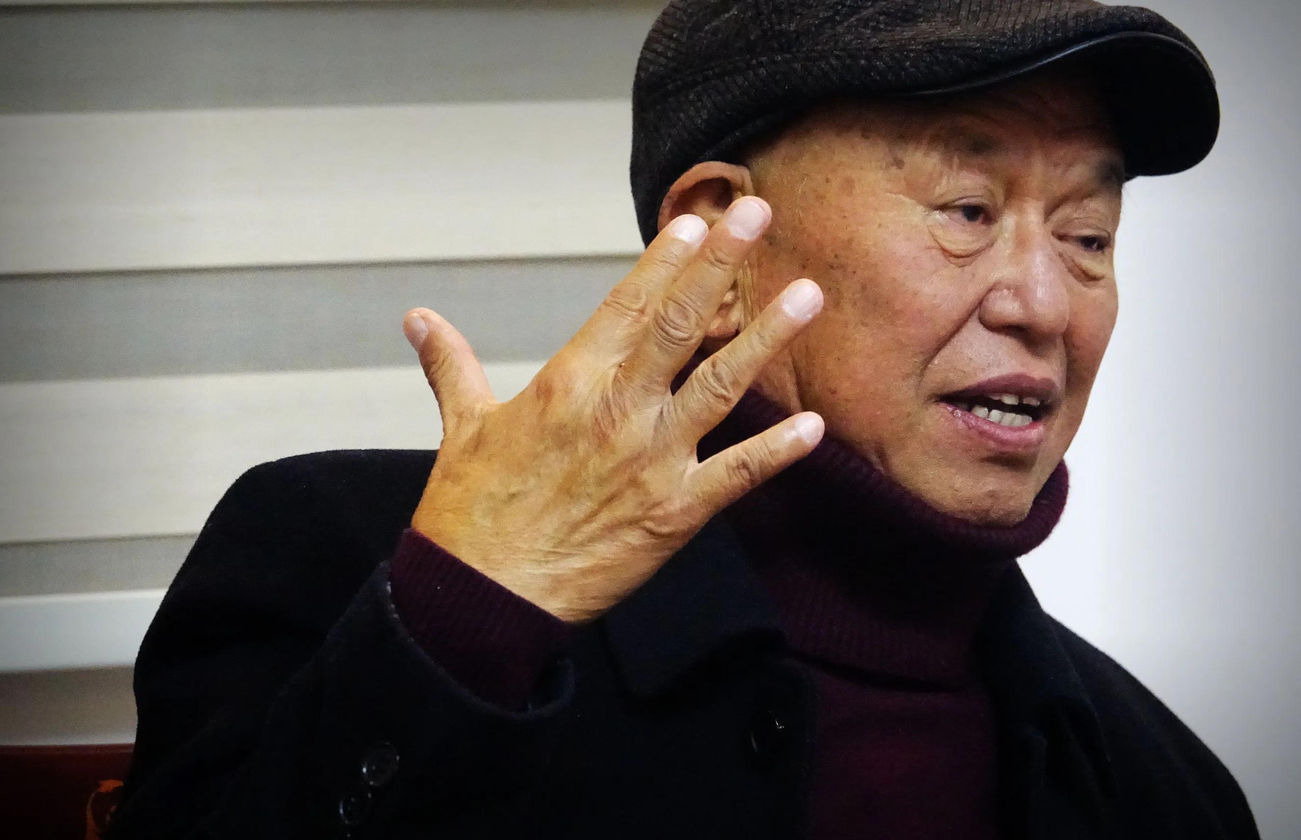 纪实：辞别三年疫情老友聚会祝贺教授新书文坛添花