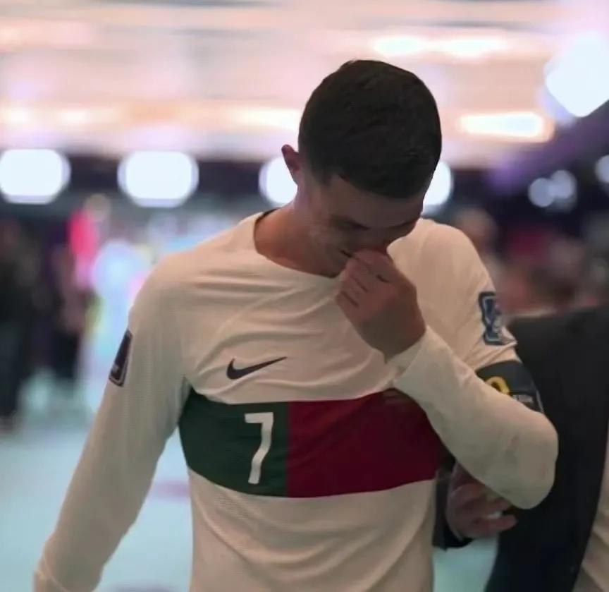 c罗世界杯背影照片,c罗世界杯背影