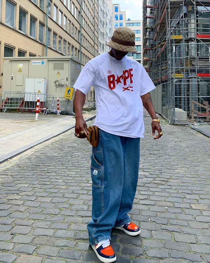 t恤牛仔裤2018年这样穿潮一整年,t恤牛仔裤怎么穿才好看