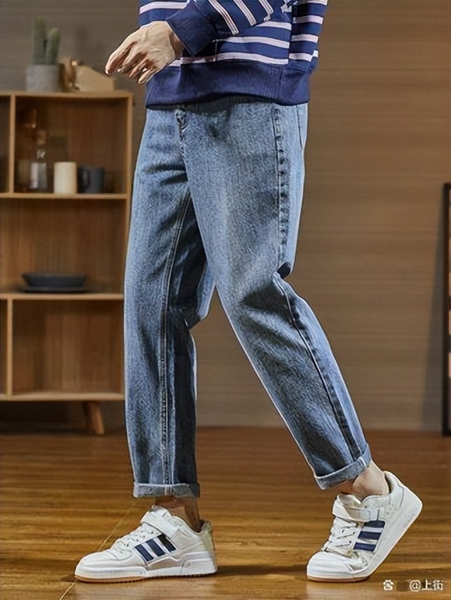 男士半身牛仔裤穿搭技巧,男士简单牛仔裤穿搭技巧