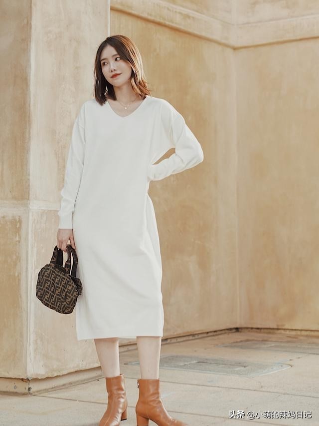 穿碎花连衣裙配什么样的鞋子好看,55岁女人穿黑色连衣裙配什么鞋子