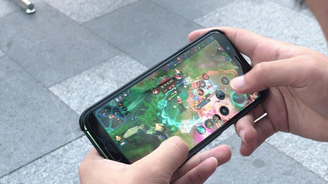 15岁的男孩癔症怎么办,男孩被父母逼得癔症发作