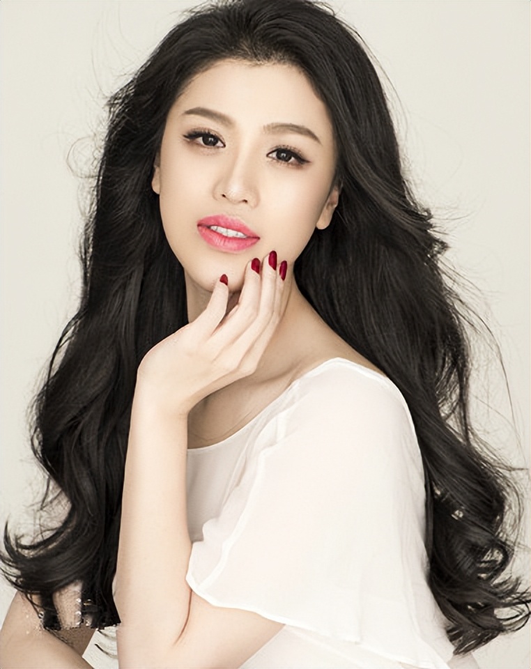 葛天：24岁嫁偶像刘翔，结婚不到1年就离婚，如今过得如何了