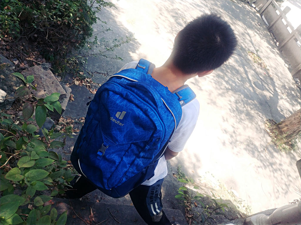 保护脊柱,健康成长:多特(Deuter)Ypsilon优习护脊中学生书包