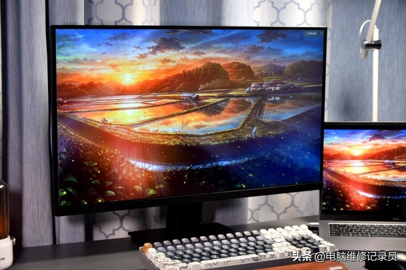 显示器画面不全屏怎么调节,显示器两边黑边不能全屏怎么调