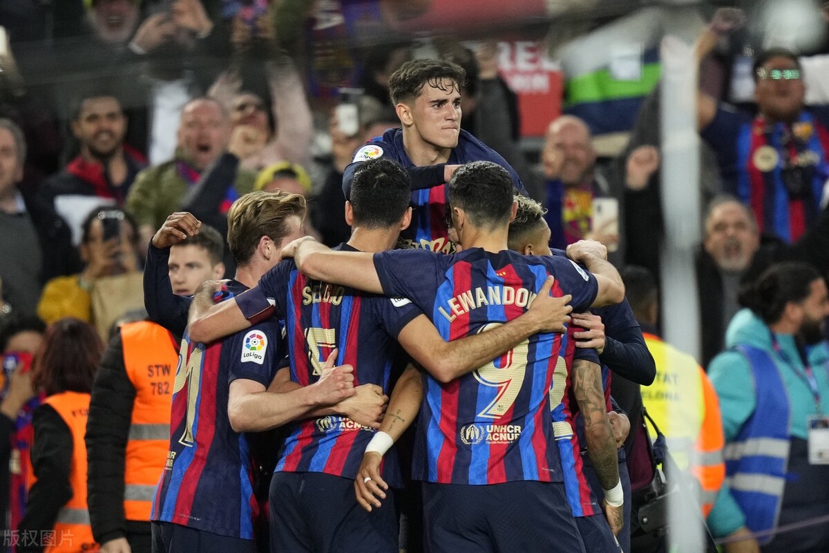 西甲联赛国家德比皇马绝杀,西甲国家德比战巴萨5比1