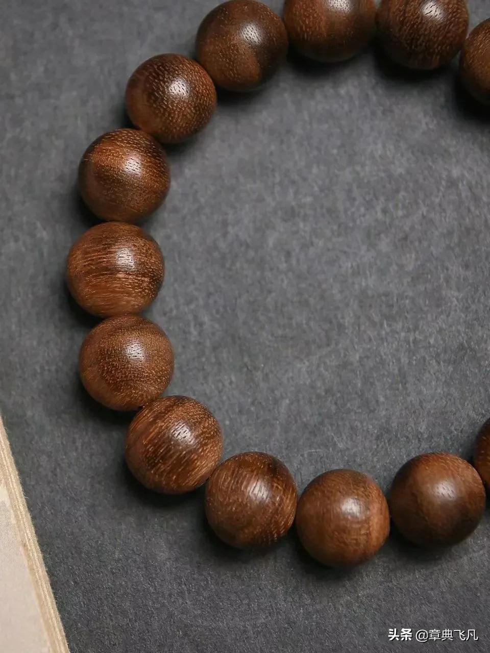 加里曼丹沉香108颗手串怎么配,正宗加里曼丹沉香手串低品质