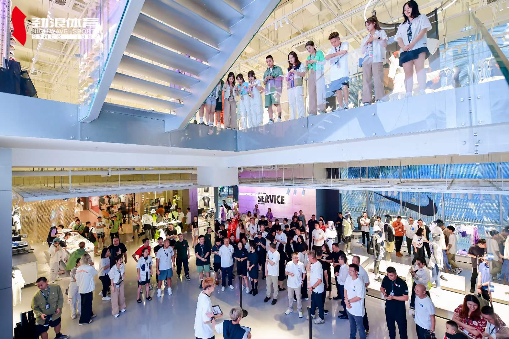 耐克概念店成都,劲浪耐克门店