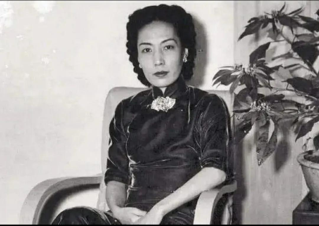 孟小冬葬礼完整版视频,孟小冬切喉管