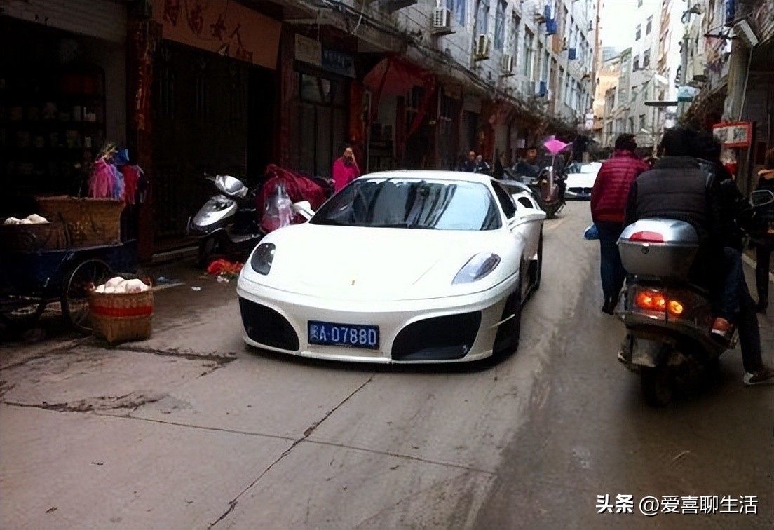 回乡下炫富,回村的假土豪