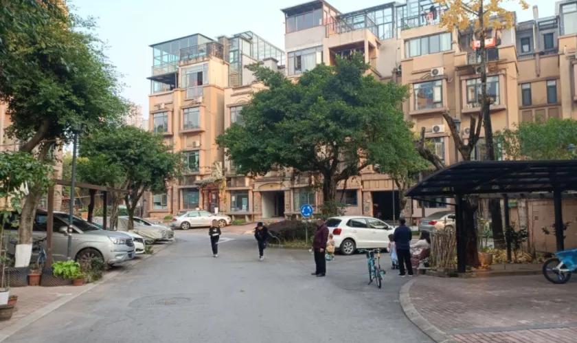 学区房崩盘了吗,学区房神话破灭