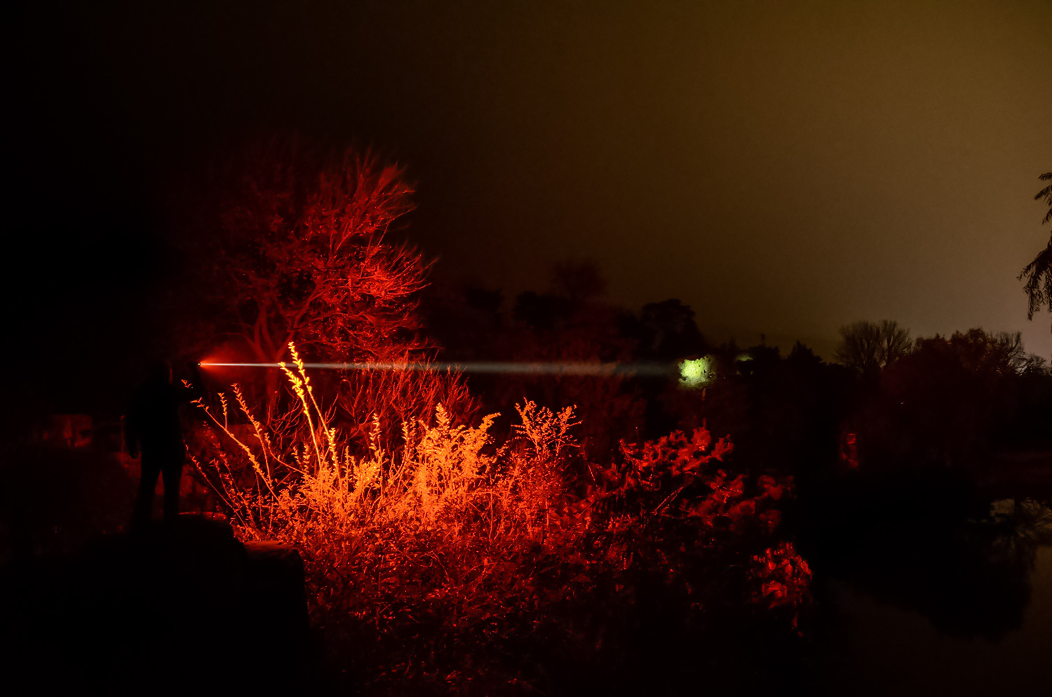 迈特明酷fw3白激光手电,迈特明酷虎头2号手电10000流明