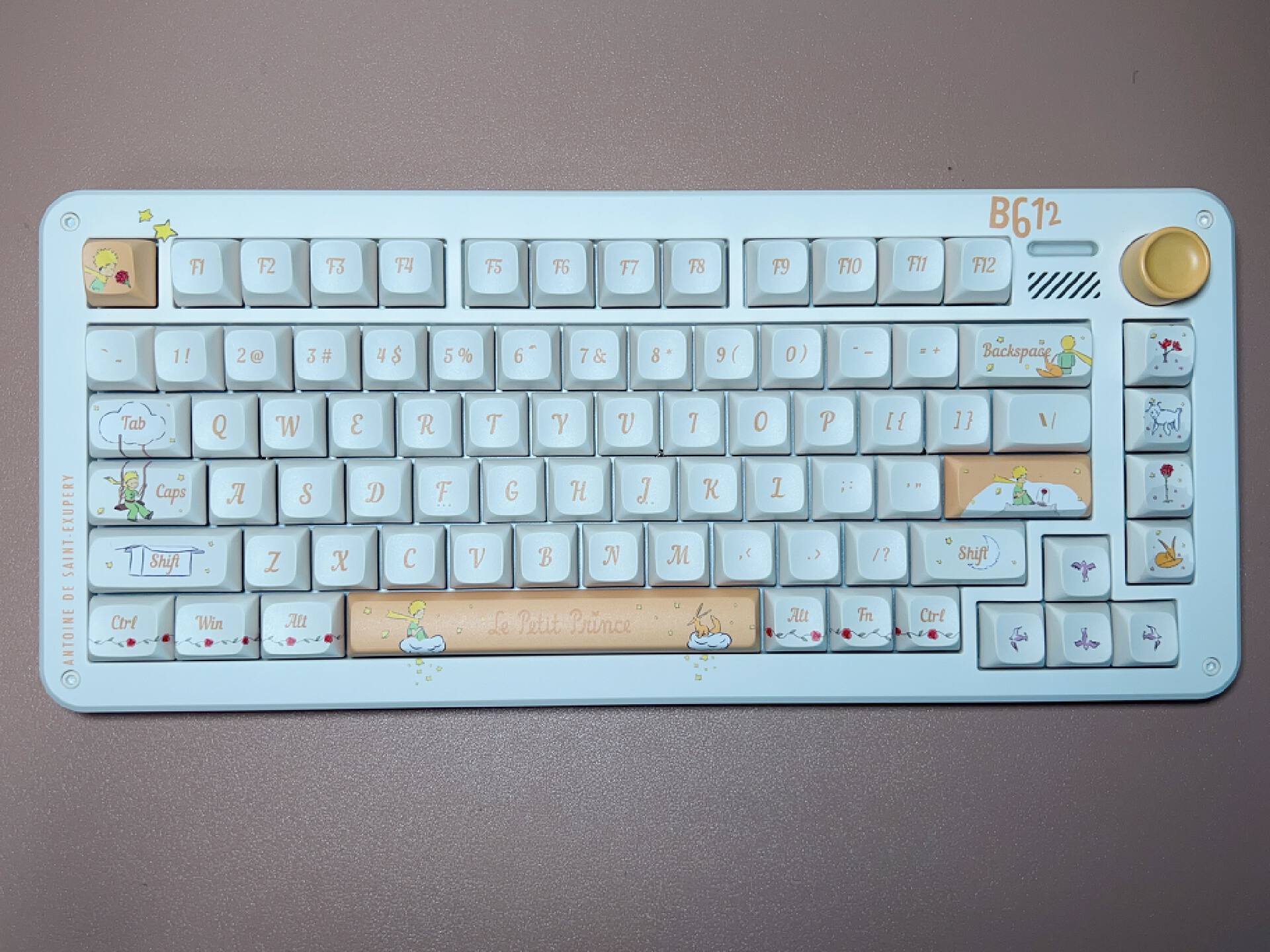 键盘手机划船机，今年送男友的礼物都在这份清单里了