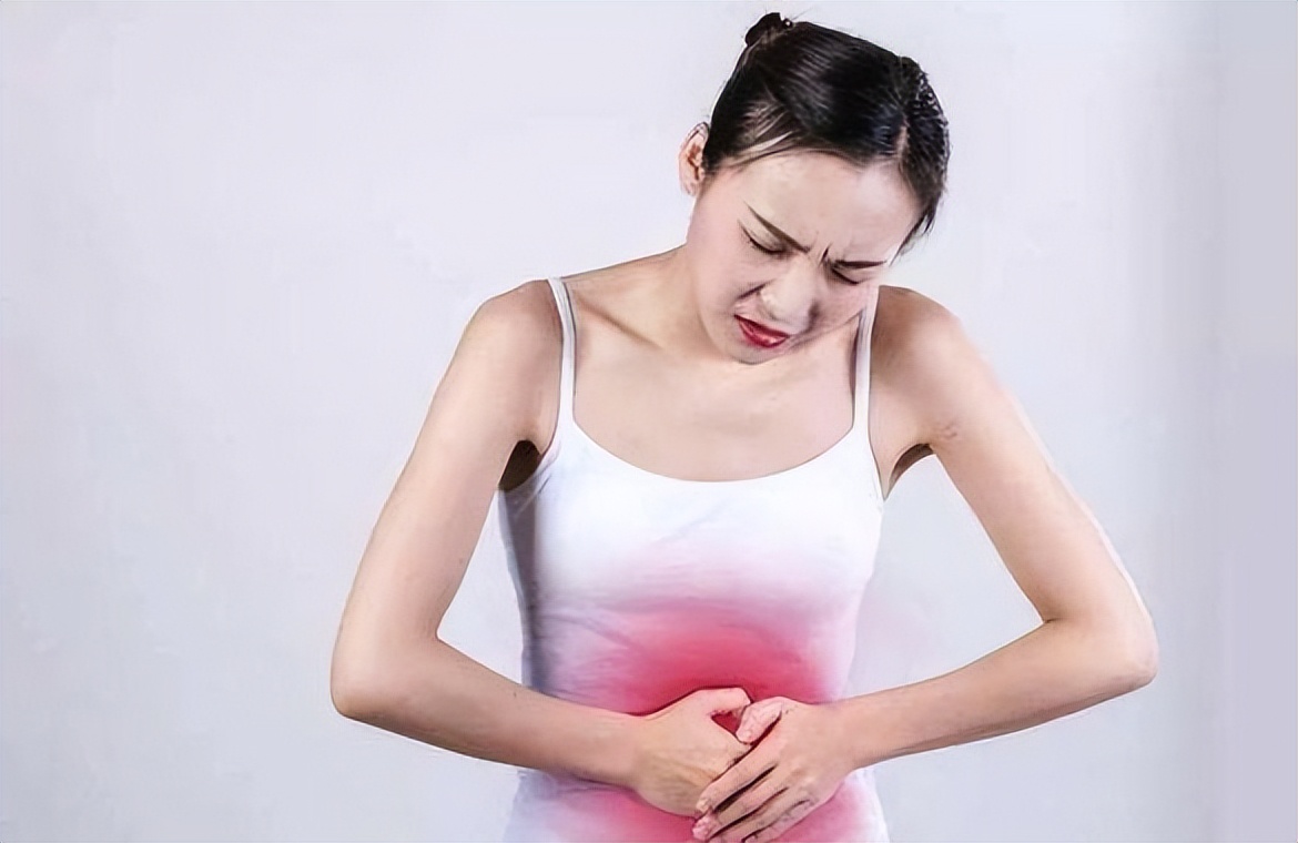 女性臀部突出是怎么回事,女人臀部形状看身体健康状况