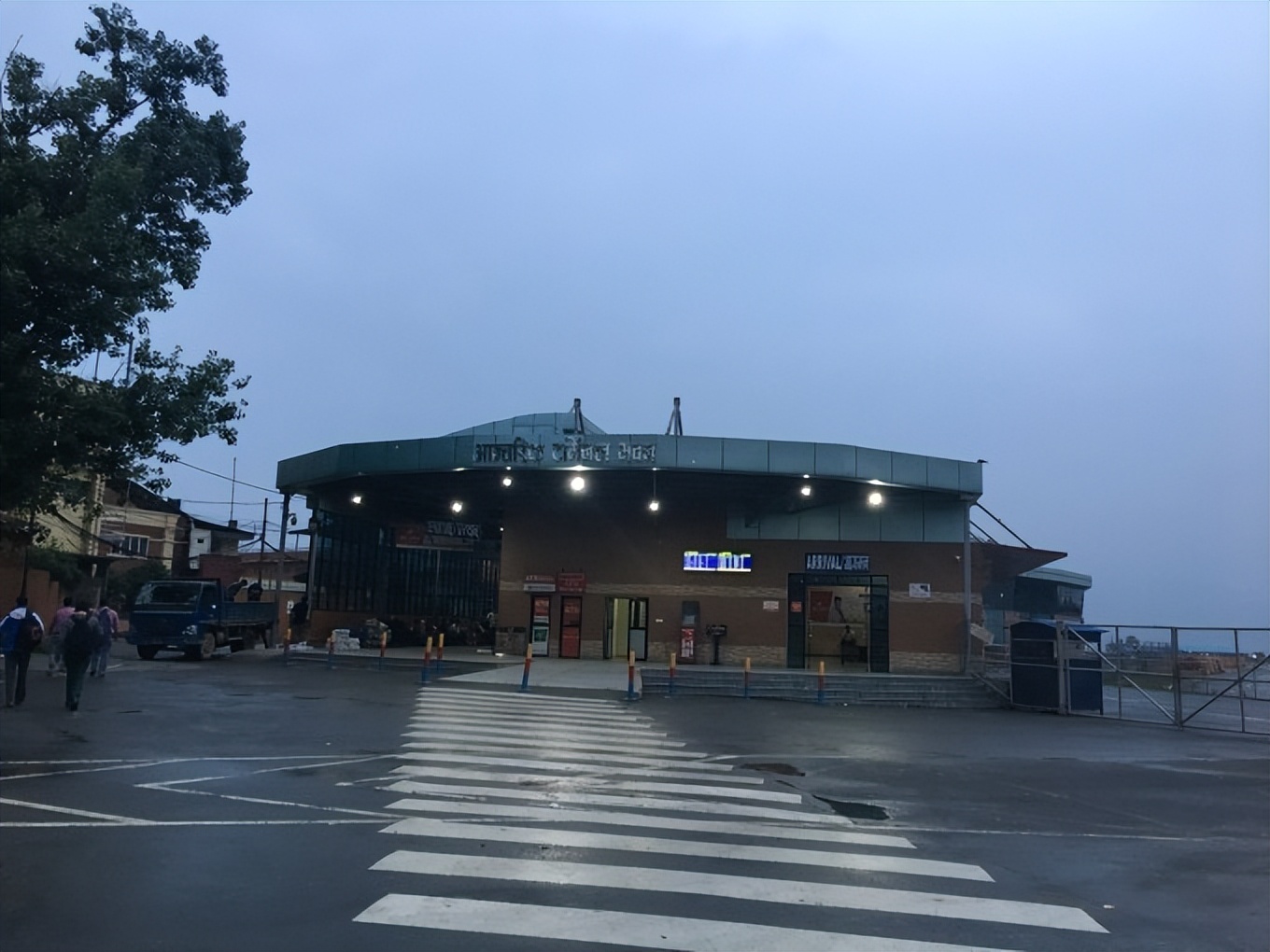 想去登珠峰感受什么,攒钱去旅行到底值不值