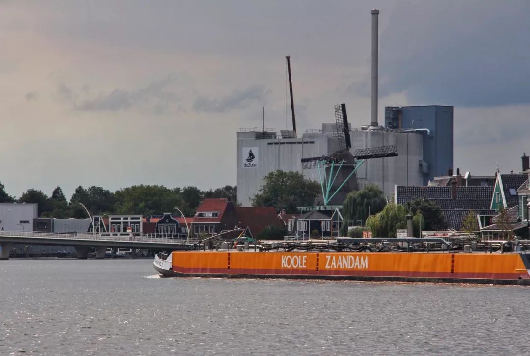 开车去欧洲第23集:在阿姆斯特丹*灯区红**,2名荷兰壮汉挑衅被我怼